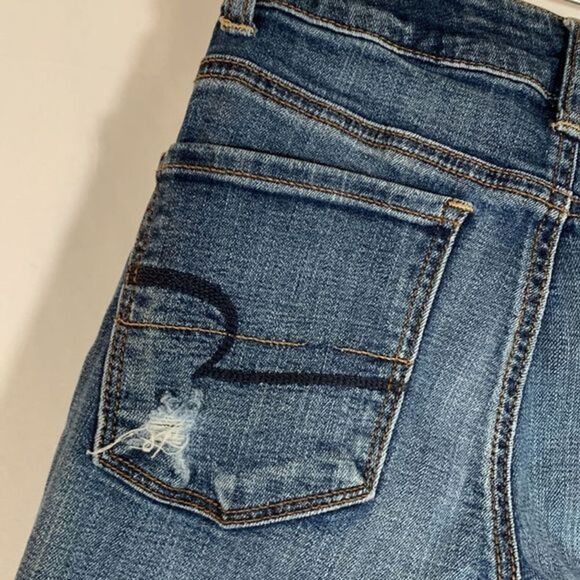 American Eagle Medium Wash Distressed High Rise Jeggings - Picture 7 of 12